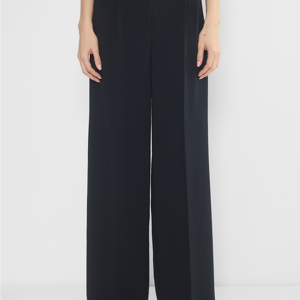 NWT Black Aritzia Effortless pant